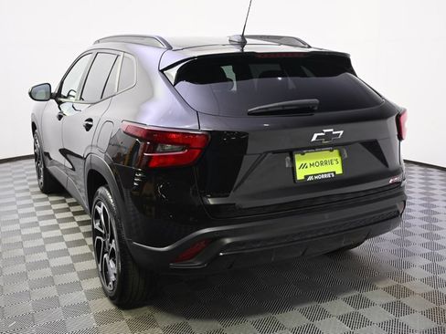 Used 2024 Chevrolet Trax RS w/ Sunroof Package FWD image 4