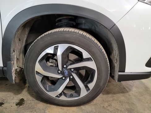 Used 2024 Subaru Forester Touring image 9