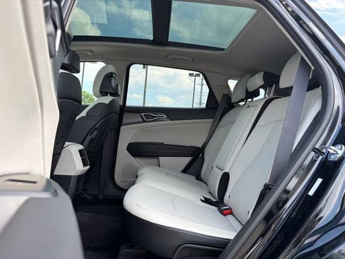 Certified 2026 Kia Sportage EX w/ EX Panorama Roof Package AWD/4WD image 8