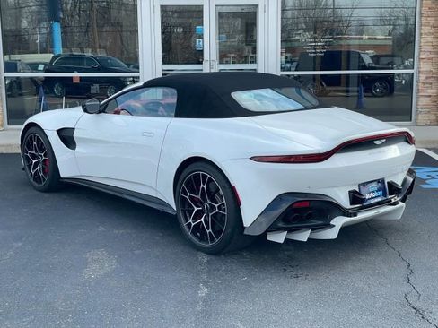 Used 2021 Aston Martin V8 Vantage Roadster image 40
