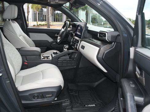 Certified 2025 Toyota Tacoma Limited AWD/4WD image 22