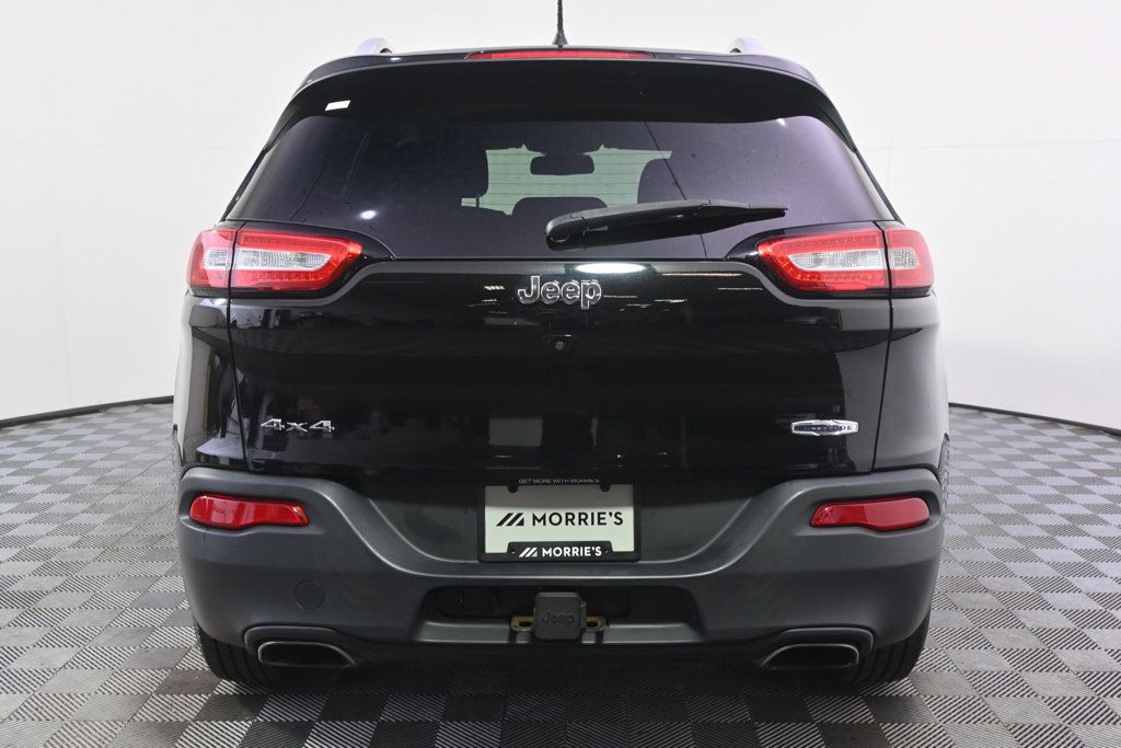 Used 2017 Jeep Cherokee Latitude w/ Cold Weather Group AWD/4WD image 6