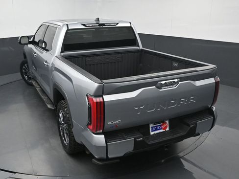 Used 2024 Toyota Tundra Limited AWD/4WD image 38
