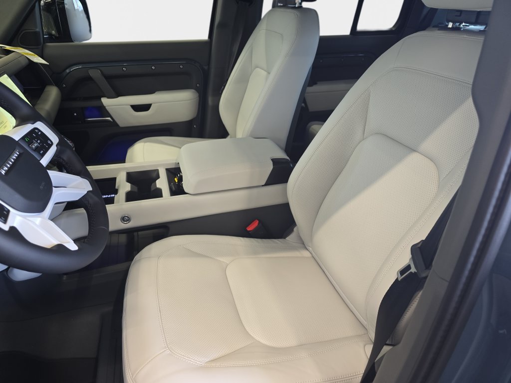 New 2026 Land Rover Defender 110 X-Dynamic SE AWD/4WD image 12