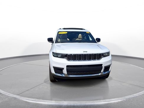 Used 2023 Jeep Grand Cherokee L Limited AWD/4WD image 3