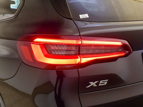Certified 2022 BMW X5 xDrive40i w/ M Sport Package image 12