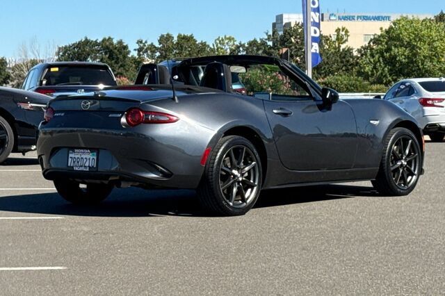 Used 2016 MAZDA MX-5 Miata Club RWD image 5
