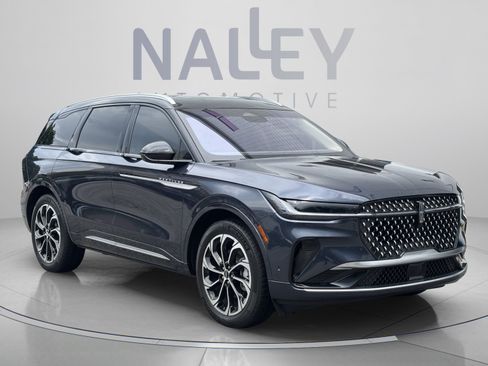 Used 2024 Lincoln Nautilus Reserve w/ Equipment Group 203A AWD/4WD image 8