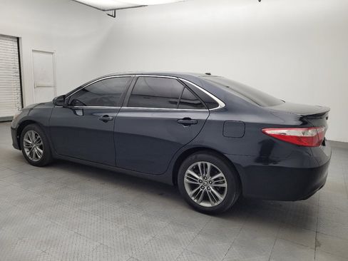 Used 2016 Toyota Camry SE w/ Moonroof Package FWD image 3