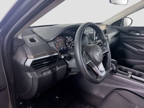 Used 2025 Nissan Altima 2.5 SV FWD image 23