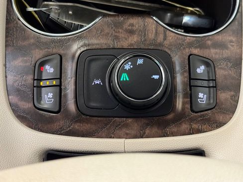 Used 2021 GMC Acadia Denali w/ Denali Technology Package image 39