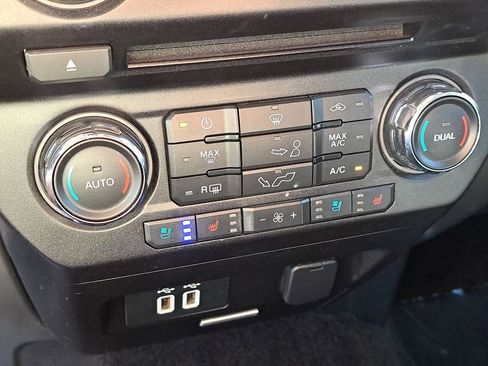 Used 2018 Ford F150 Lariat image 25