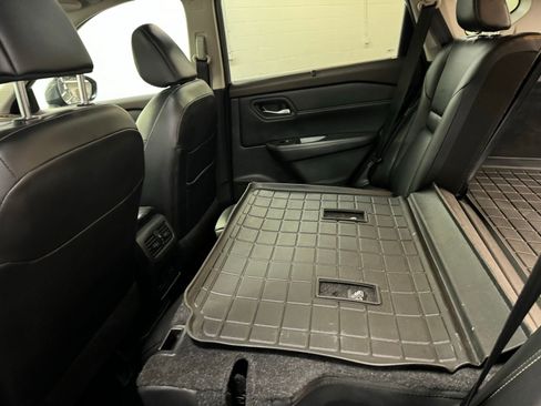 Used 2023 Nissan Rogue SL w/ SL Premium Package image 27