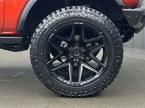 Used 2023 Ford Bronco Wildtrak image 10