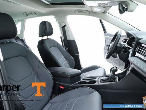 Used 2025 Volkswagen Jetta SEL FWD image 34