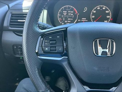 Used 2025 Honda Ridgeline Black Edition image 10