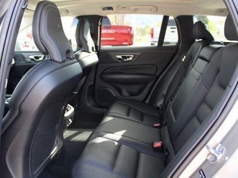 Used 2020 Volvo V60 T5 Cross Country AWD/4WD image 21