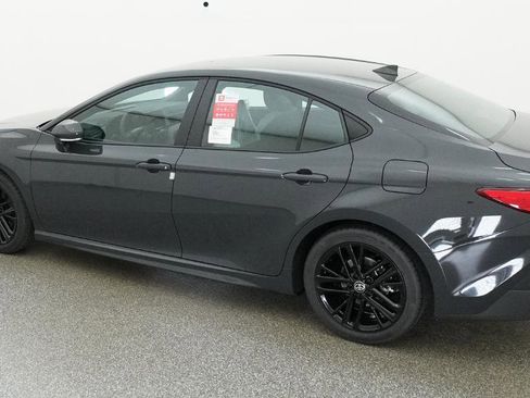 New 2026 Toyota Camry SE image 7