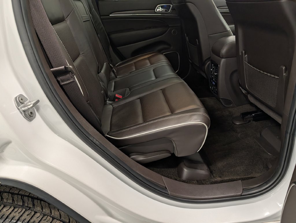 Used 2018 Jeep Grand Cherokee Overland AWD/4WD image 32