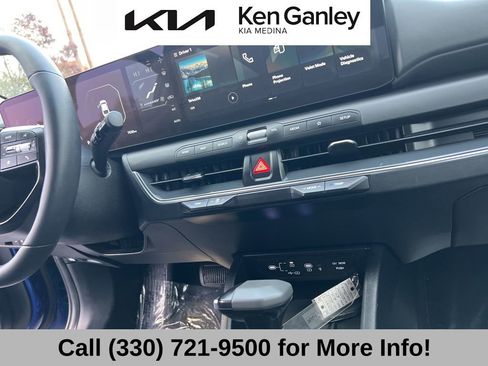Certified 2025 Kia K4 EX image 39