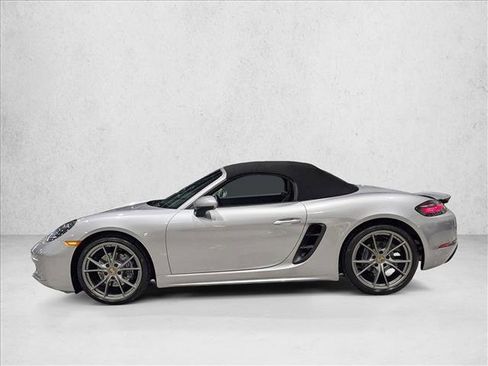 Used 2021 Porsche 718 Boxster image 9