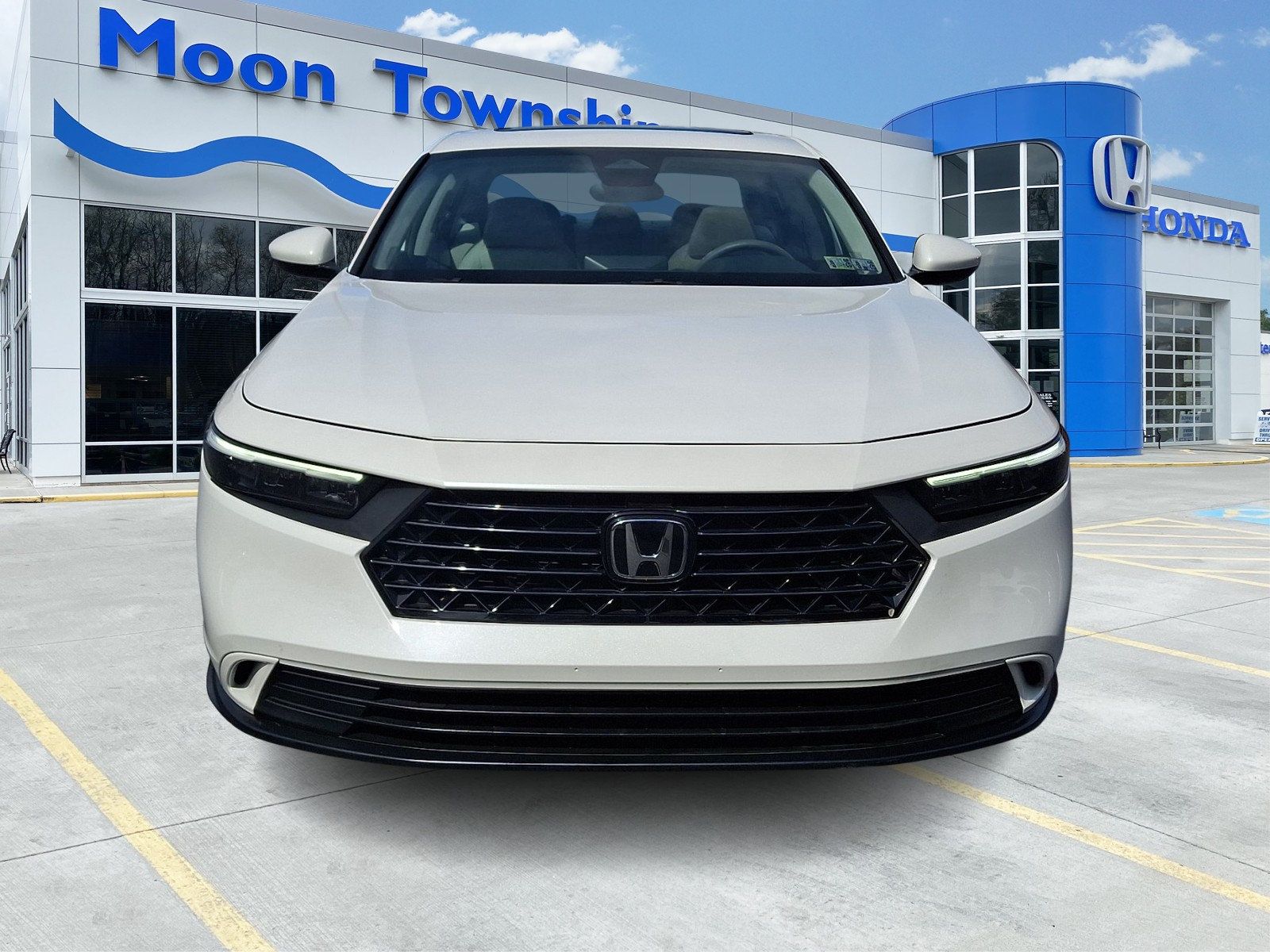 Used 2023 Honda Accord EX image 2