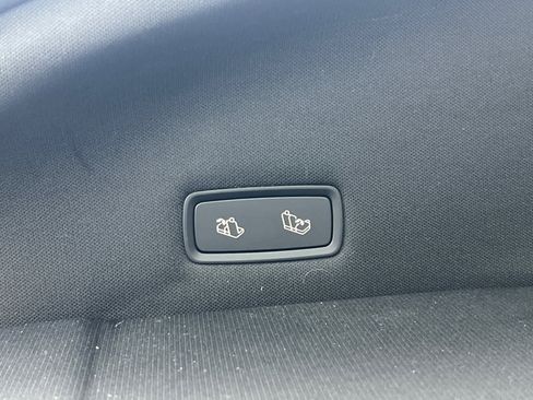 Used 2026 Tesla Model Y 2WD image 37