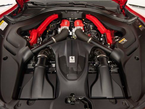 Certified 2025 Ferrari Roma Spider RWD image 31