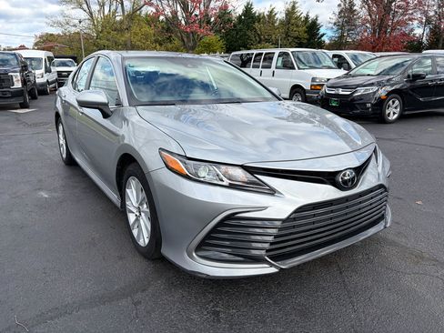 Used 2024 Toyota Camry LE image 5