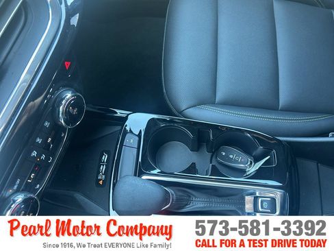 Certified 2024 Chevrolet Trax ACTIV w/ Sunroof Package FWD image 18