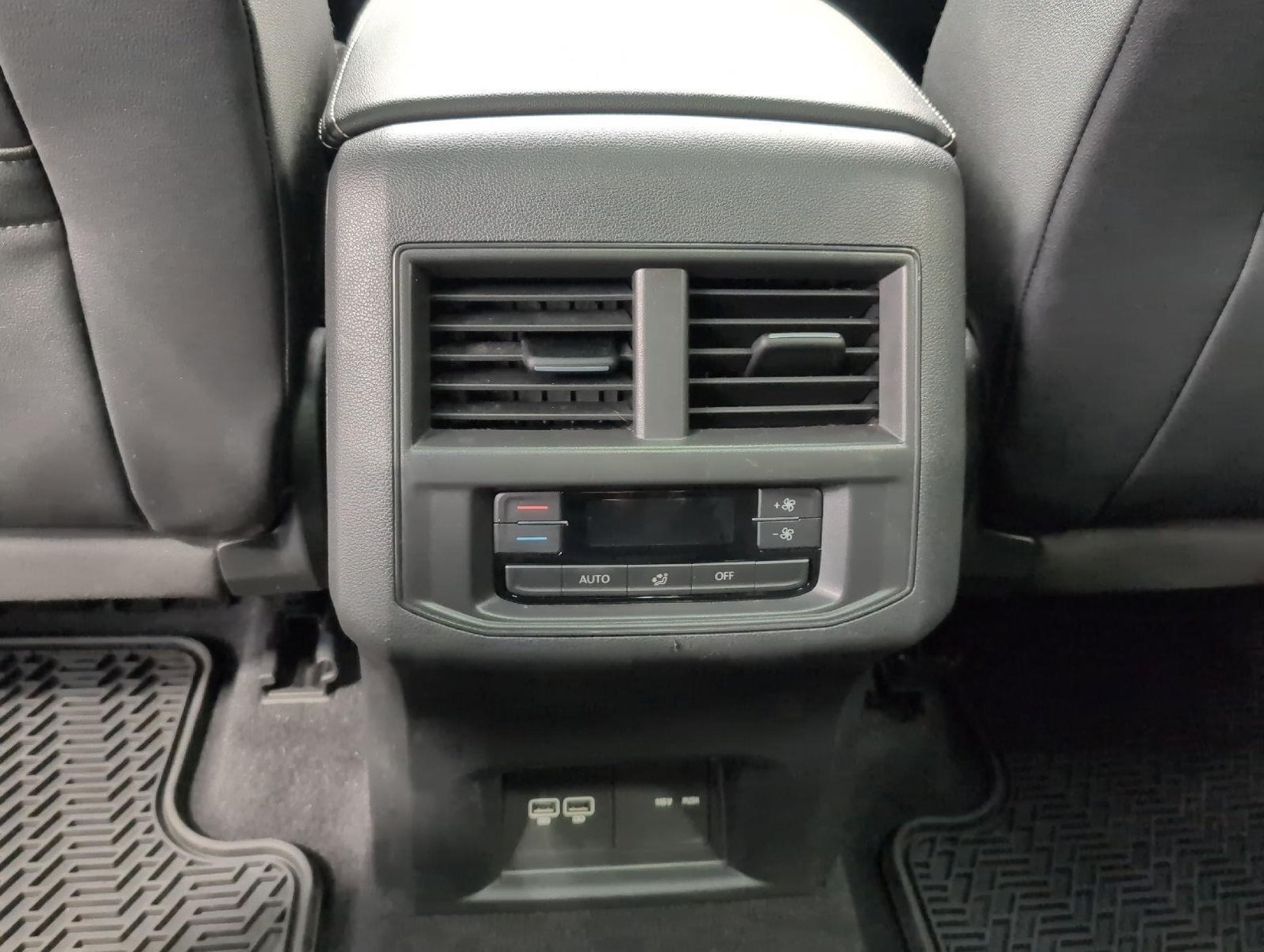 Used 2021 Volkswagen Atlas SEL AWD/4WD image 23