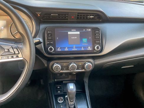 Used 2024 Nissan Kicks SV FWD image 7