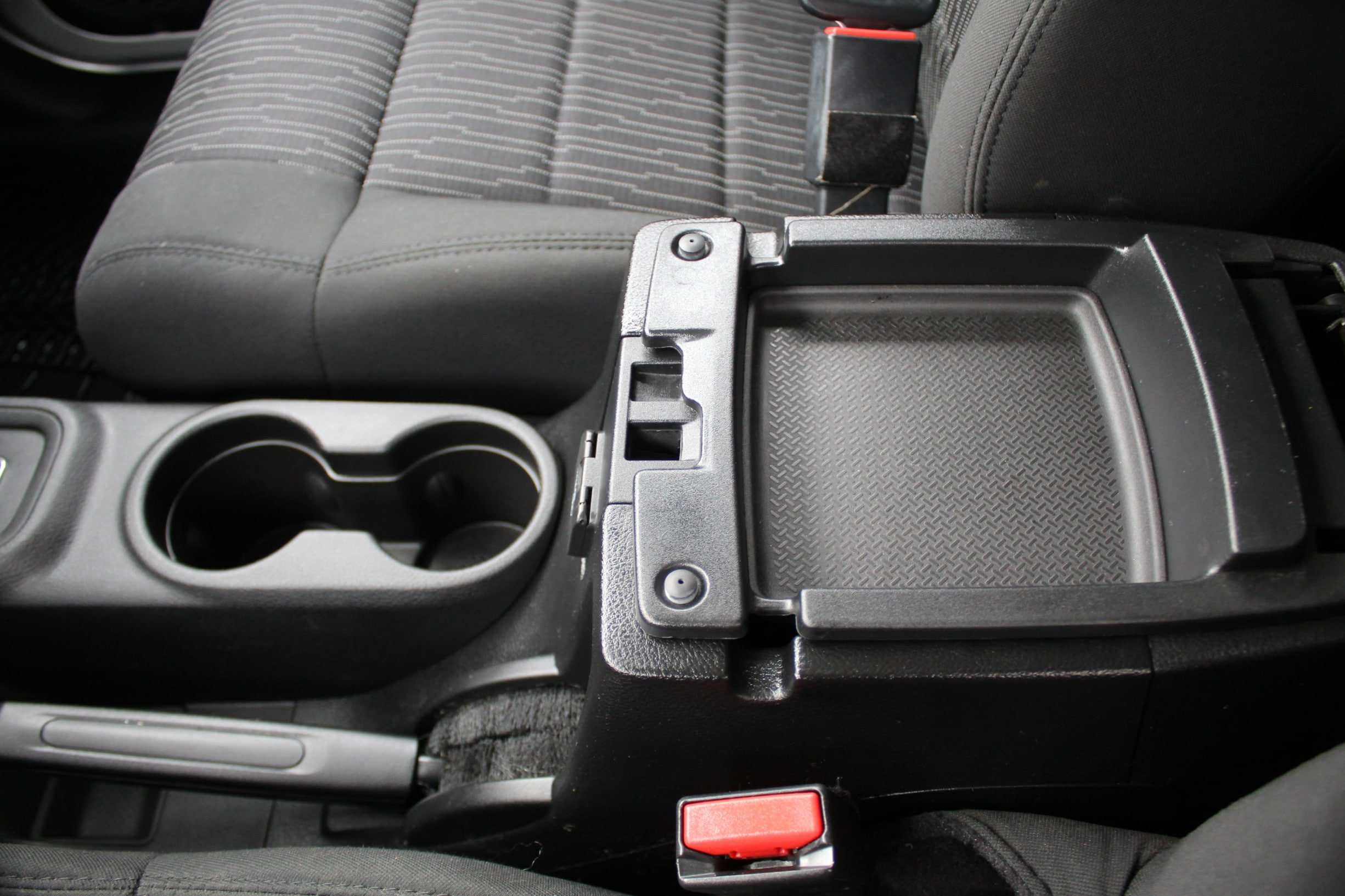 Used 2012 Jeep Wrangler Unlimited Sahara w/ Connectivity Group AWD/4WD image 34