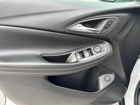 Used 2022 Buick Encore GX Select AWD/4WD image 10