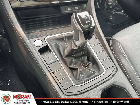 Used 2025 Volkswagen Jetta SE w/ Sunroof Package FWD image 29