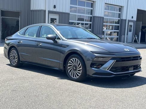 Used 2024 Hyundai Sonata Limited FWD image 15