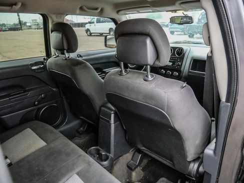 Used 2016 Jeep Patriot Sport FWD image 14