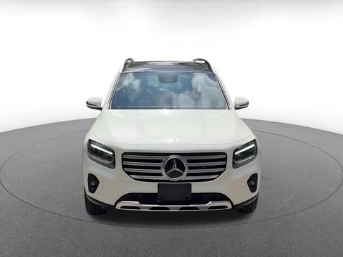 Used 2025 Mercedes-Benz GLB 250 image 4