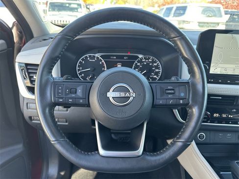 Used 2022 Nissan Rogue SL w/ SL Premium Package image 11