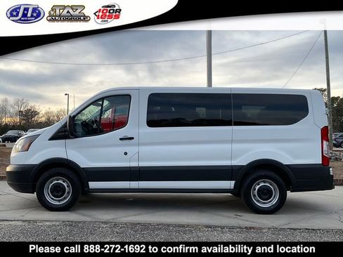 Used 2017 Ford Transit 150 XL image 4