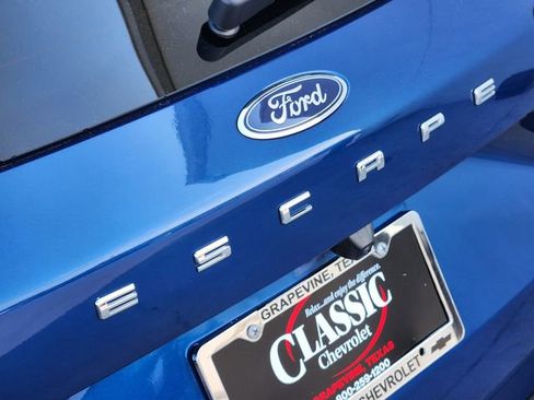 Used 2023 Ford Escape Active w/ Cold Weather Package image 8