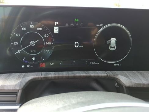 Used 2024 Kia Telluride SX Prestige w/ Towing Package image 10