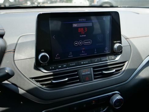 Used 2020 Nissan Altima 2.5 SR FWD image 9