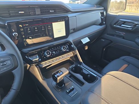 New 2026 GMC Sierra 1500 AT4 w/ AT4 Premium Package AWD/4WD image 22