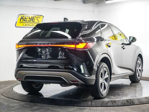 Used 2026 Lexus RX 350 FWD w/ Cold Area Package image 6