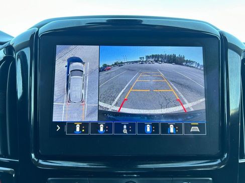 Used 2021 Chevrolet Traverse RS w/ LPO, Roadside Safety Package image 26