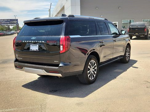 Used 2025 Ford Expedition Max Platinum AWD/4WD image 4