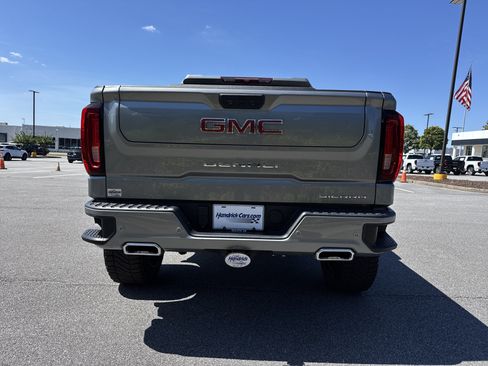 Used 2023 GMC Sierra 1500 Denali AWD/4WD image 9