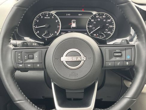 Used 2024 Nissan Pathfinder SL w/ SL Premium Package image 15