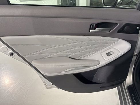 Used 2019 Toyota Avalon Limited w/ Advanced Safety Package FWD image 16